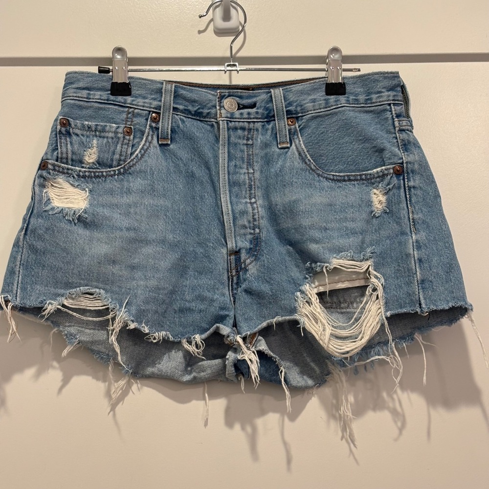 Levis 501 Original High Rise Distressed Denim Shorts Light Wash W27 56327-0193